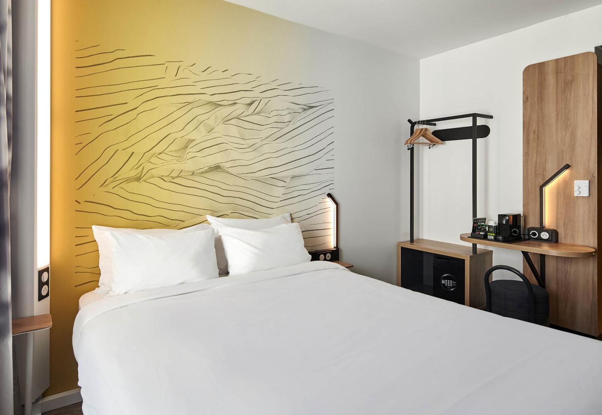 Paris Quai De Seine Hotel